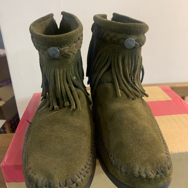 미네통카 앵클 부츠 6사이즈