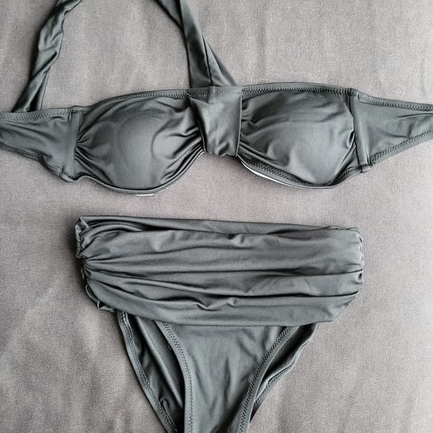 여성 수영복   판매합니다 
