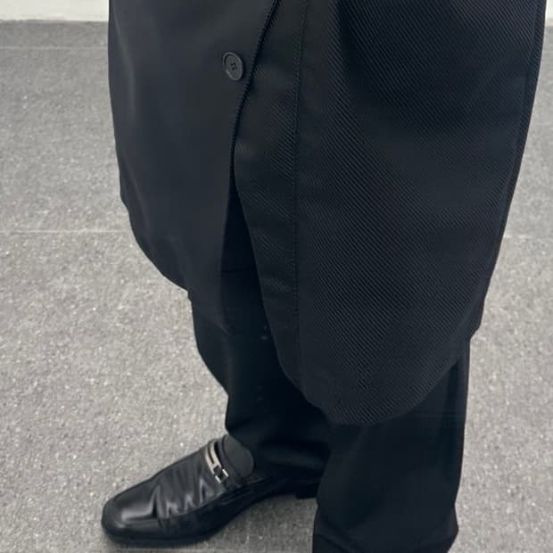 프라다 스퀘어토 스트랩 로퍼 275