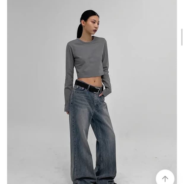 블랙업 크롭 긴팔티 그레이