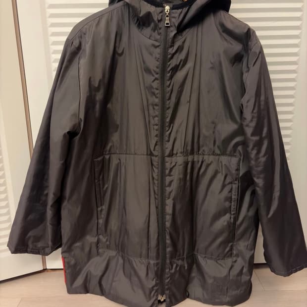 프라다 빈티지 다크올리브 경량패딩