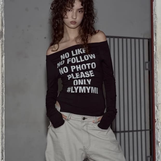 플리즈노팔로우 Kacy Lettering Long Off-Shoulder