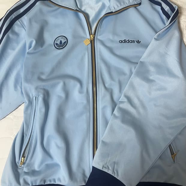 아디다스 파이어버드 배지 트랙탑