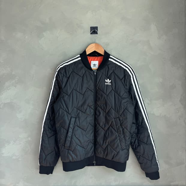 아디다스 슈퍼스타 퀄팅 경량 패딩