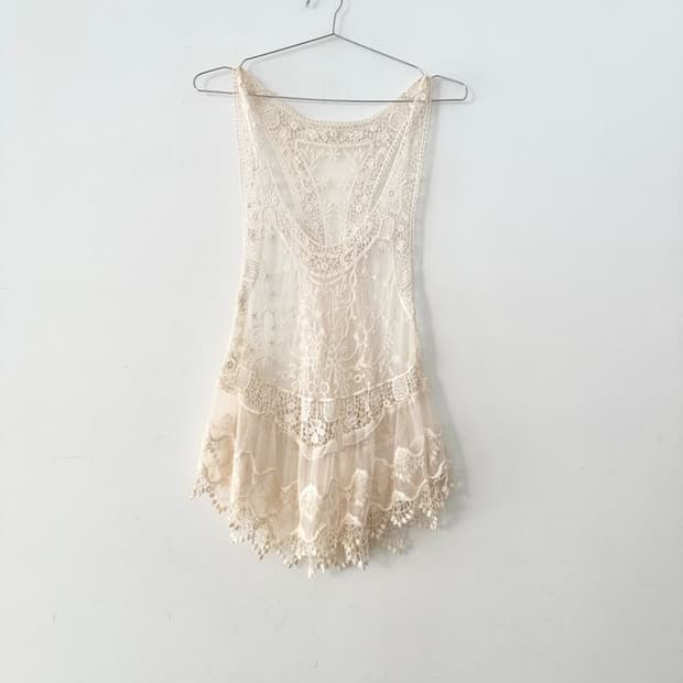 Embroidery pure layer vest / ivory