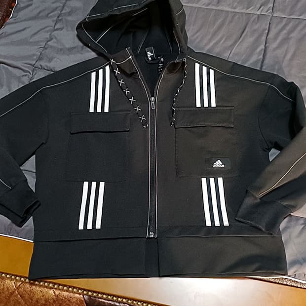 아디다스 오버핏크롭자켓 M 여성66 가슴58 기장51/59