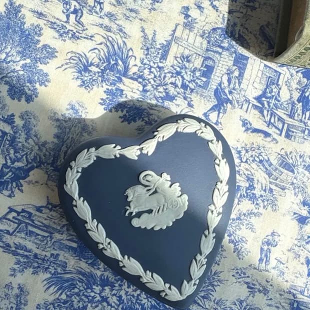 영국 빈티지 웨지우드 제스퍼웨어 네이비 하트 트링킷