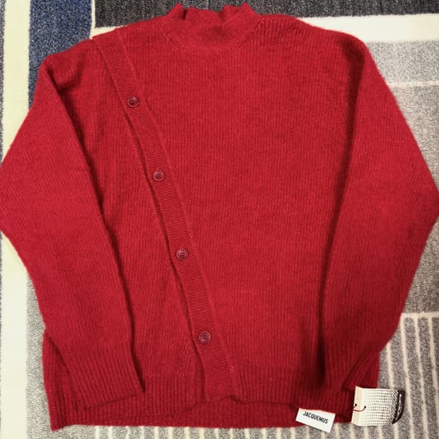 자크뮈스 르 가디건 포 어시메트릭 가디건 레드