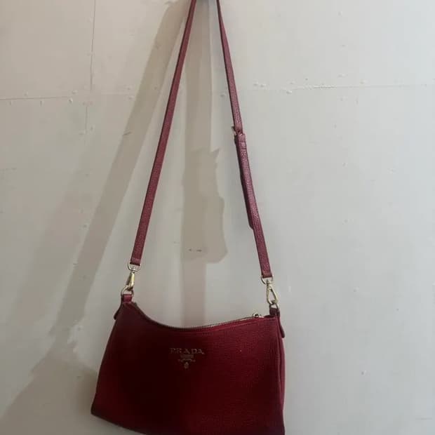 프라다 레드 숄더백