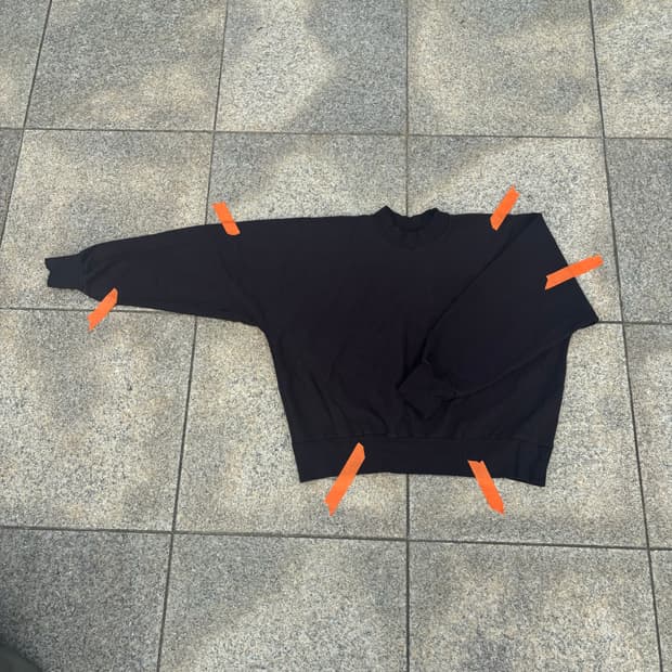 Yeezy 시즌 샘플 크루넥 블랙