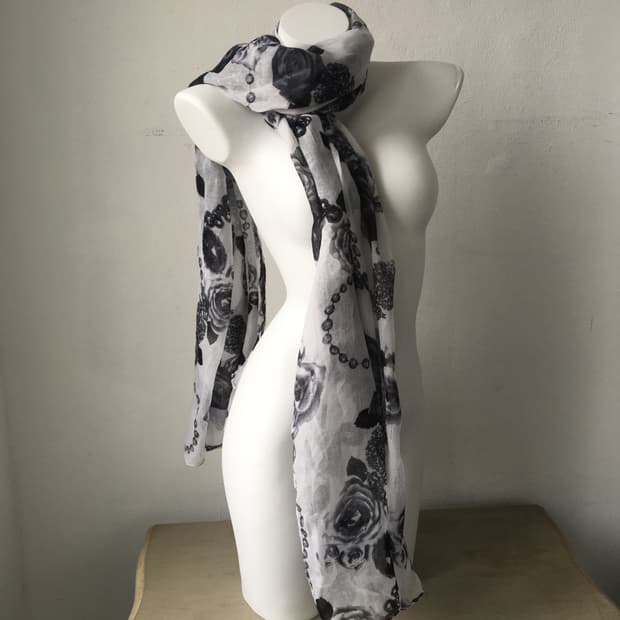  flower pattern scarf