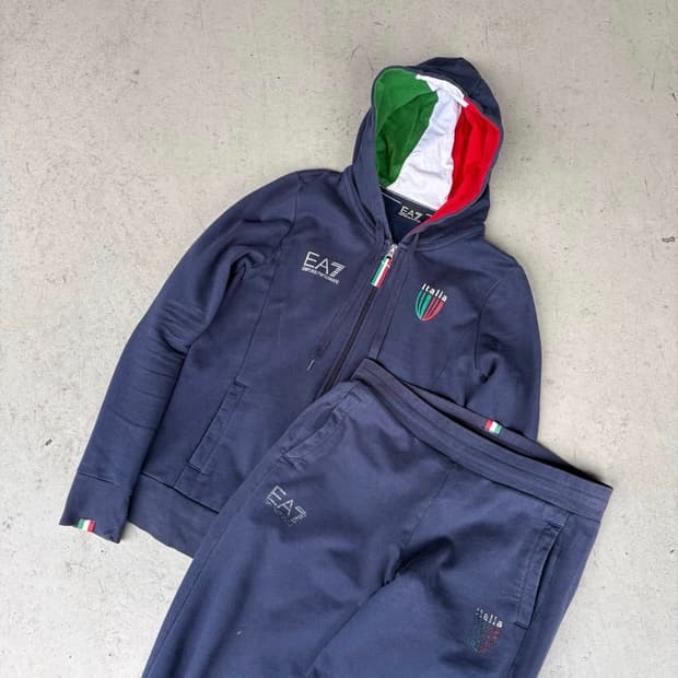 엠포리오 알마니 스웻 셋업