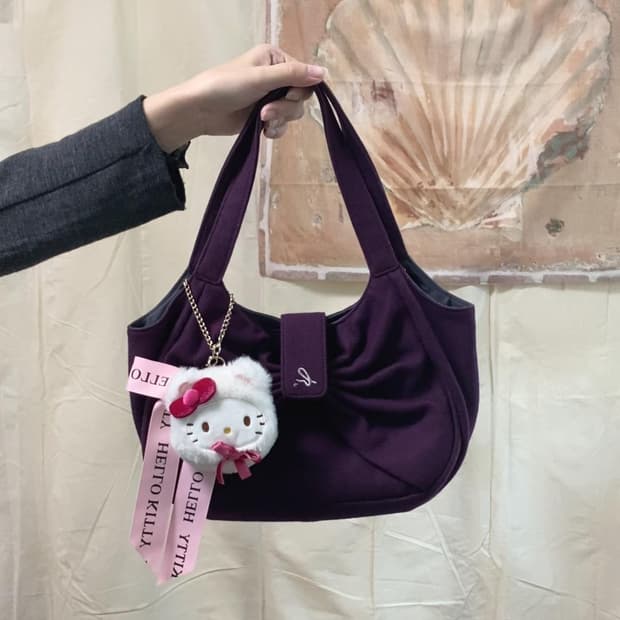 헬로 키티 생일 기념 파우치 키링