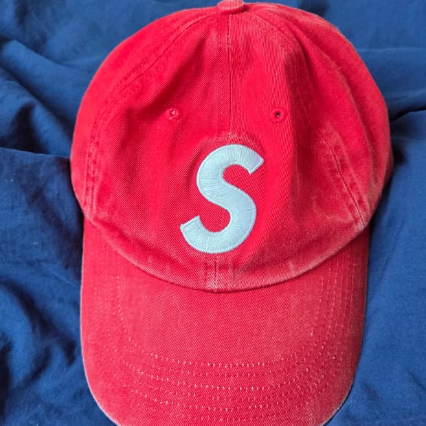 슈프림 피그먼트 코티드 레드 - 25SS