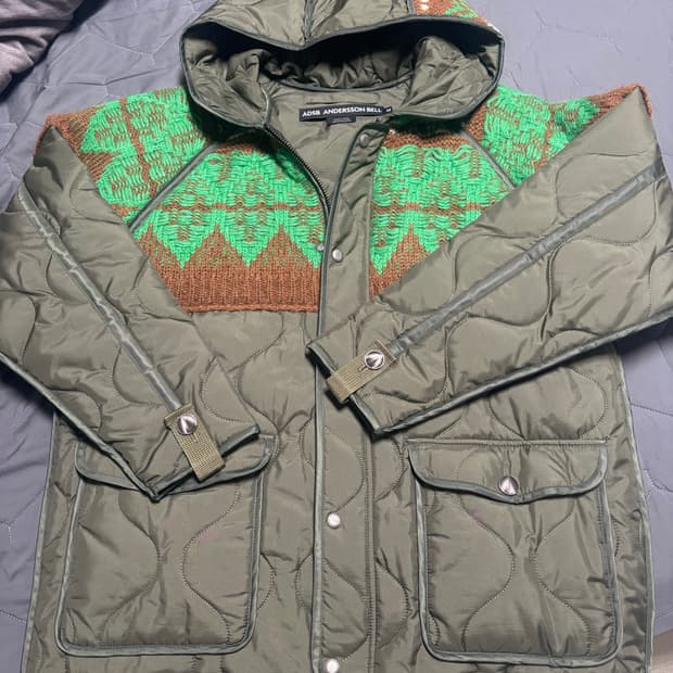 앤더슨벨 노르딕 니트패치 퀄티드 파카 M 사이즈