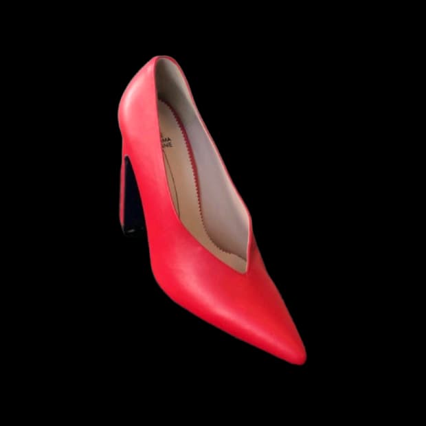 [미사용] 슈콤마보니 V컷 와이드 레드 펌프스 힐 👠 225