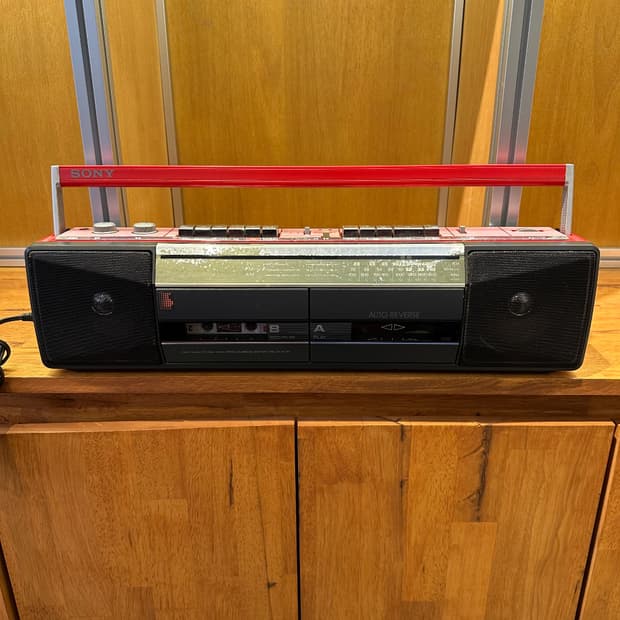 SONY VINTAGE RED CASSETTE (CFS-W301)