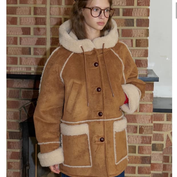 어몽 무스탕 (among hooded duffle mustang)