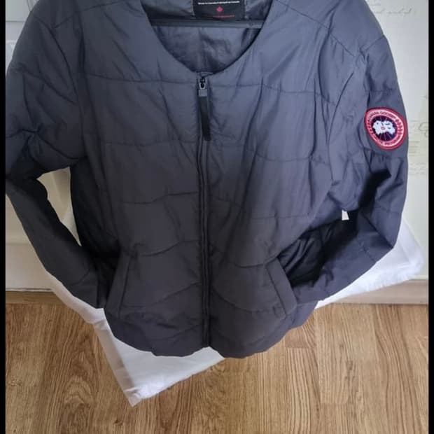 캐나다구스 경량패딩 