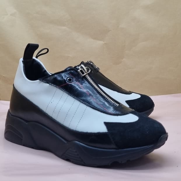 데무 박춘무 지퍼 스니커즈 240