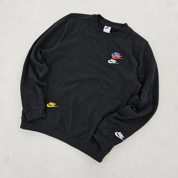 [M] 나이키 스우시 NSW 에센셜 프렌치 크루넥 맨투맨 0115YH2