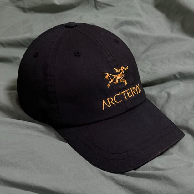 아크테릭스 팔라스 볼캡 24k gold