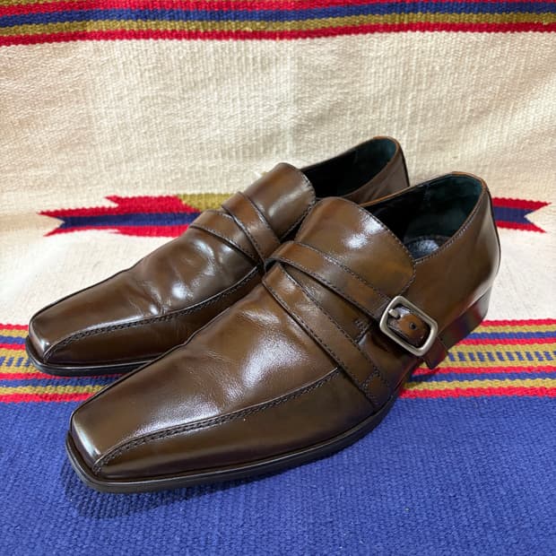 훕데두 스퀘어토 롱노즈 크로스버클 부츠