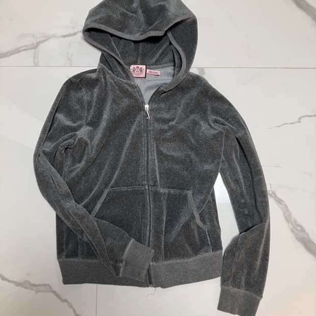 Y2K 쥬시 꾸뛰르 다크 그레이 챠콜 핑크 펄 프린트 벨루어 후드 집업