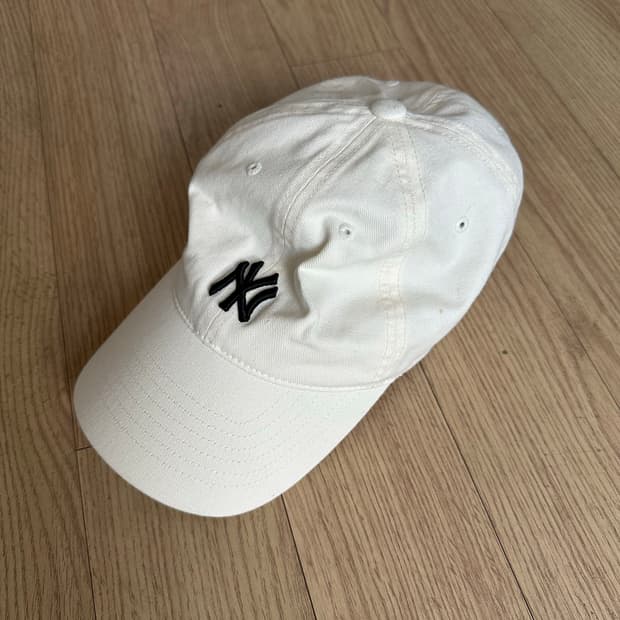 MLB 뉴욕 양키스 볼캡 (화이트 아이보리)