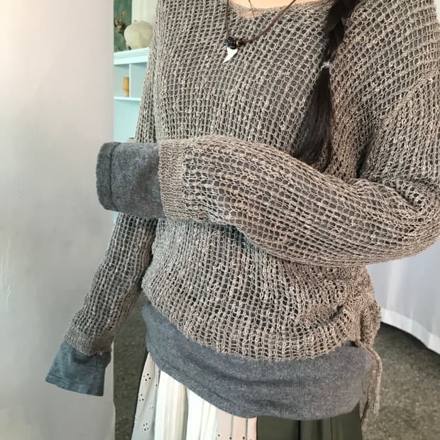 스트링 디테일 레이어링 니트