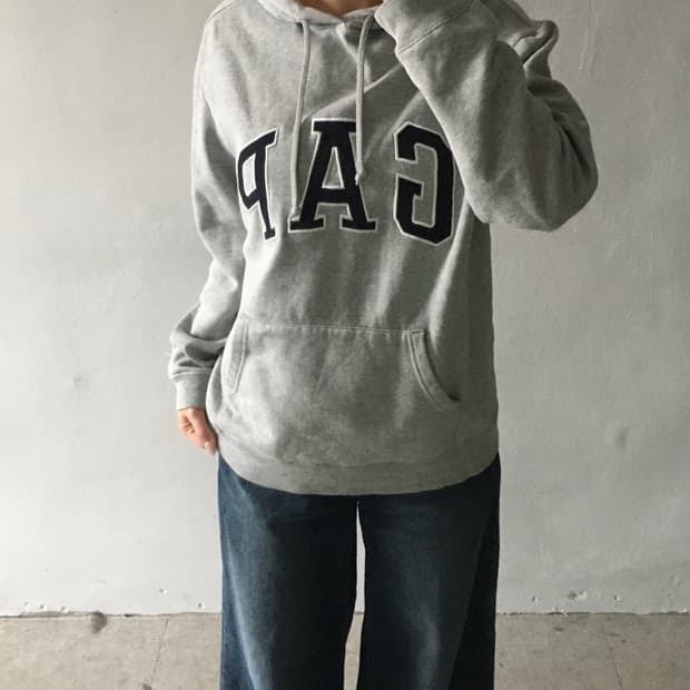 갭 빅로고 후드티
