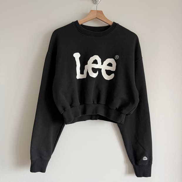 리(Lee) 크롭 맨투맨