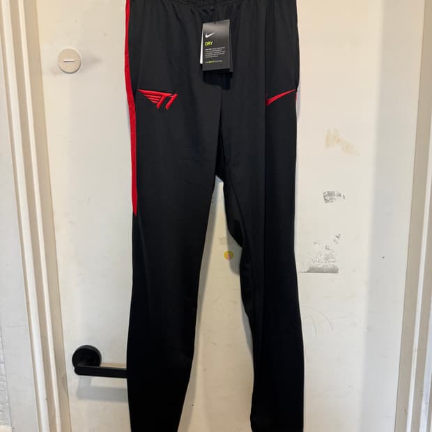 새상품 나이키 T1 트레이닝 팬츠 