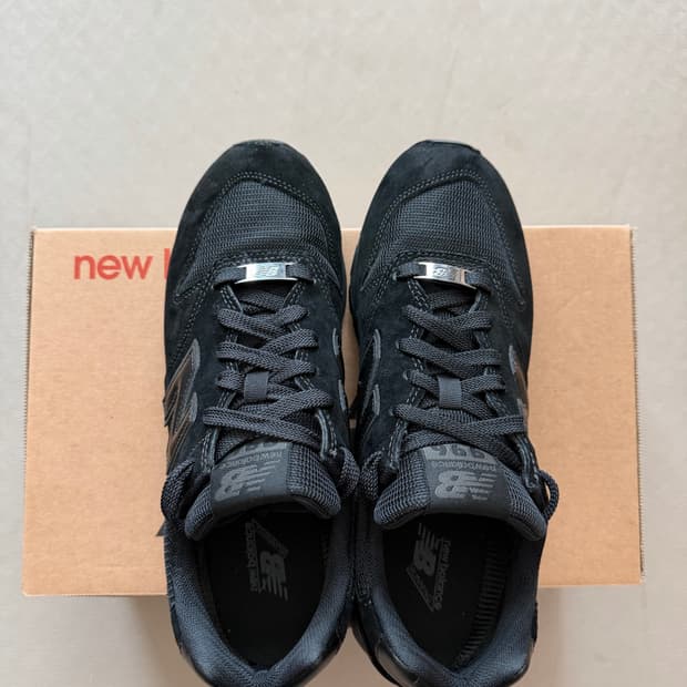 뉴발란스 996 트리플 블랙 260
