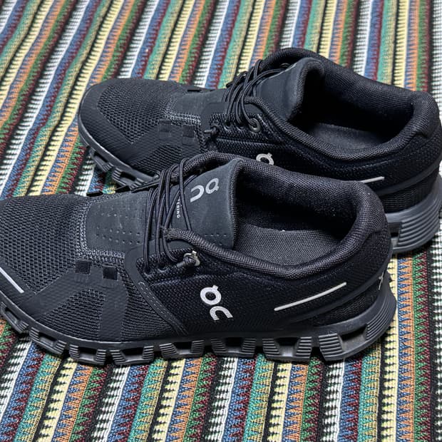 온러닝 클라우드 5 올 블랙 220