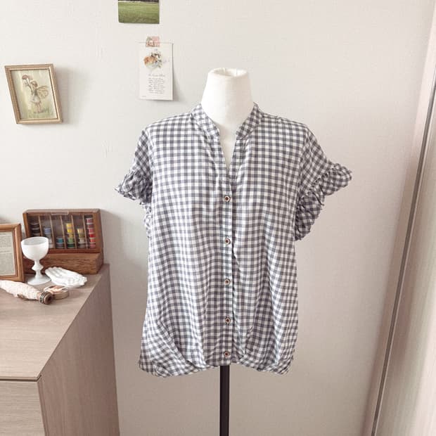 체크 프릴 블라우스