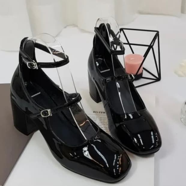 메리제인 애나멜 통굽 펌프스 250