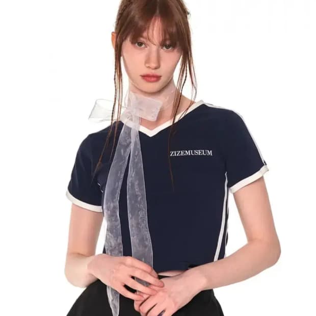 지제뮤지엄 반팔 V LINE SPORTY T-SHIRTS