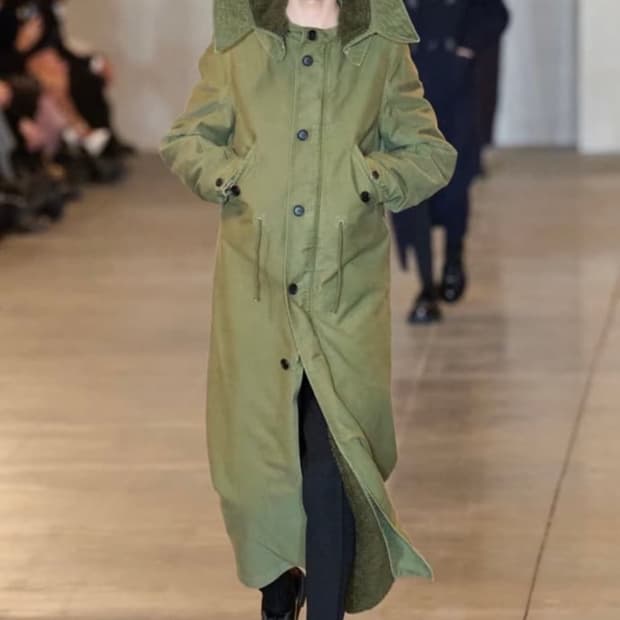 프라다 23fw 후디드 맥시 파카 38