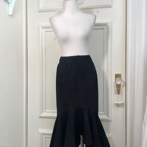 black suade mermaid midi banding opc