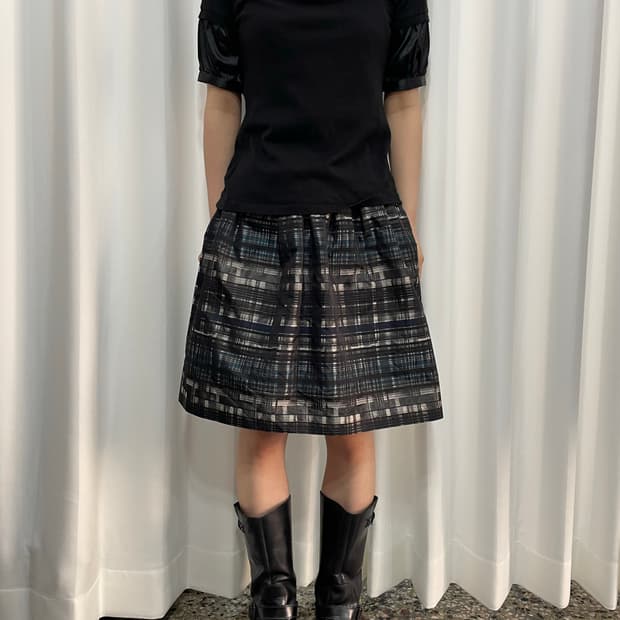 design midi skirt