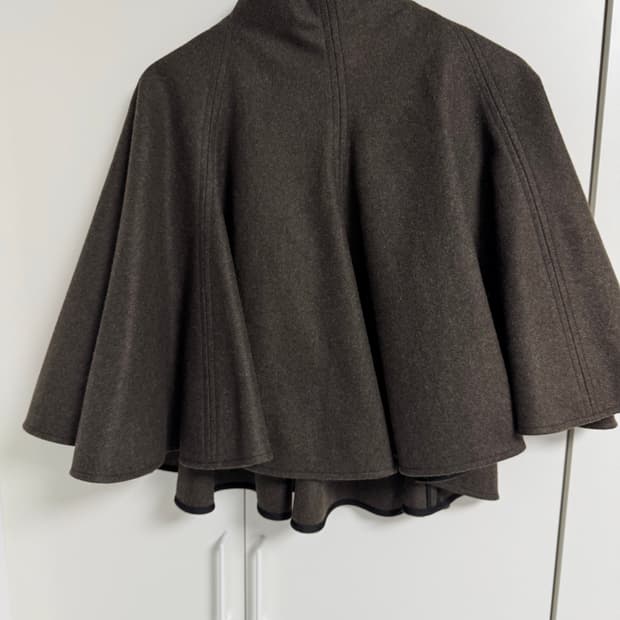 보테가베네타 케이프