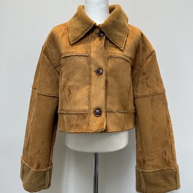 Tender suede mustang 스웨이드 크롭 무스탕 