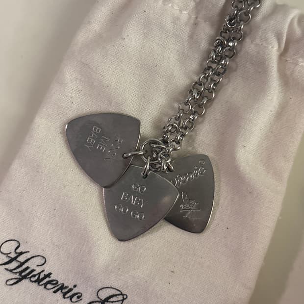 Hysteric Glamour guitar pick necklace 