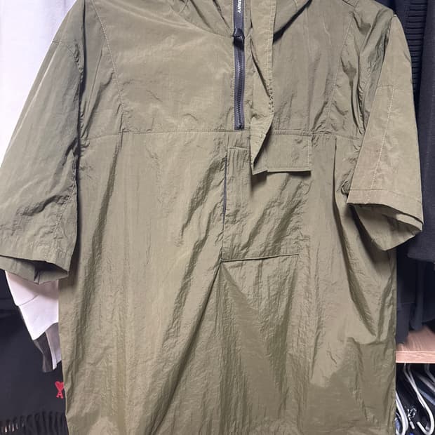 CP컴퍼니 쿼터집 반팔 바람막이