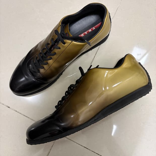 [265-270] 프라다 투톤 스니커즈