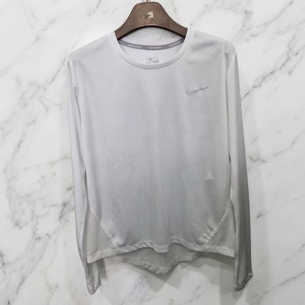 M,95 )) NIKE 나이키 러닝 드라이핏 긴팔티셔츠! 화이트 색상~