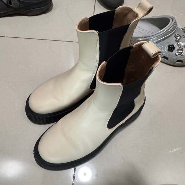 앤아더스토리즈 청키 부츠