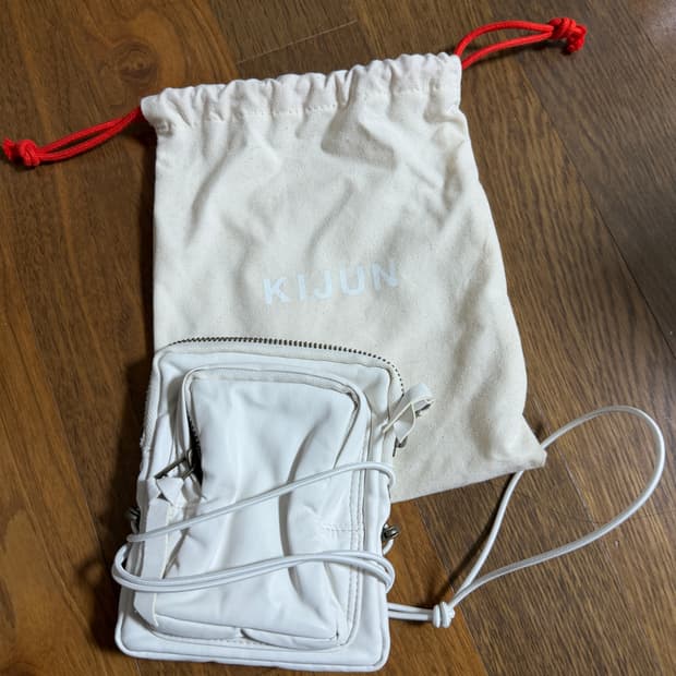 기준 미니백 화이트