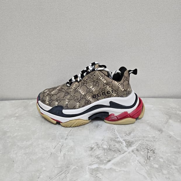 구찌 x 발렌시아가 해커 트리플s 스니커즈 신발 35사이즈 225 230
